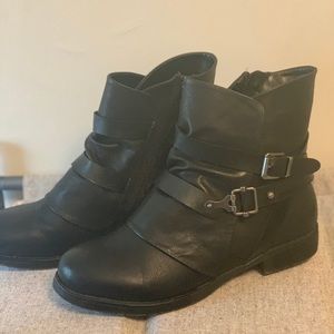 Women’s combat bootie